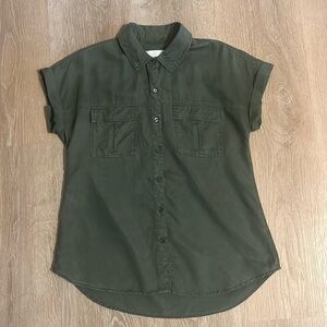 Pistola small green shirt